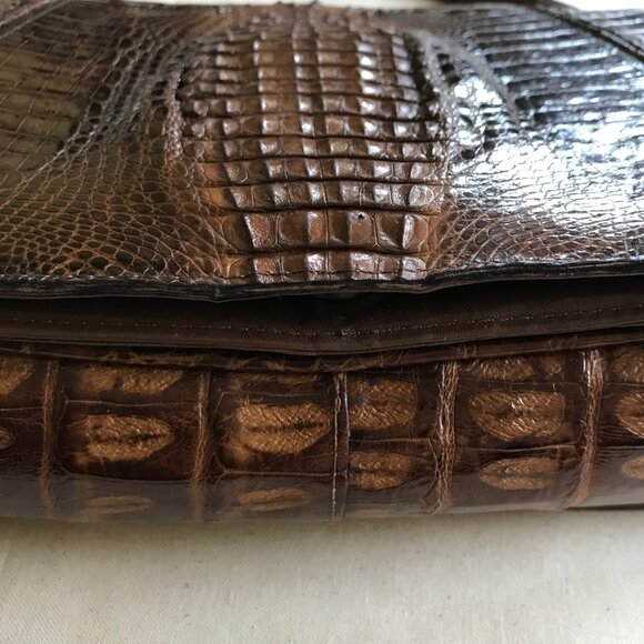 IRV Crocodile Vintage Leather Bag with Adjustable Strap - Picture 14 of 15